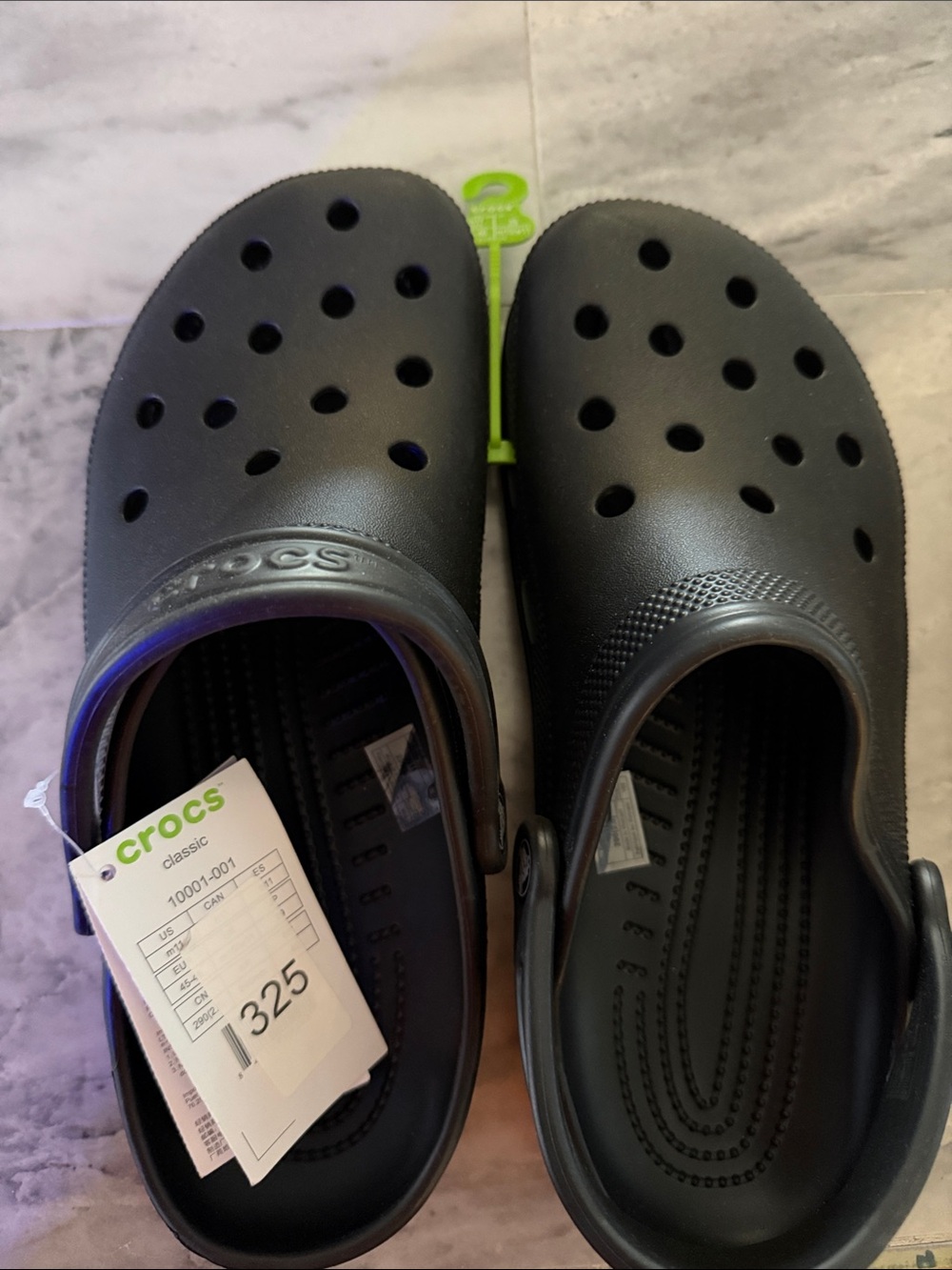 CROCS menClassic Clog in Black with Green Tag